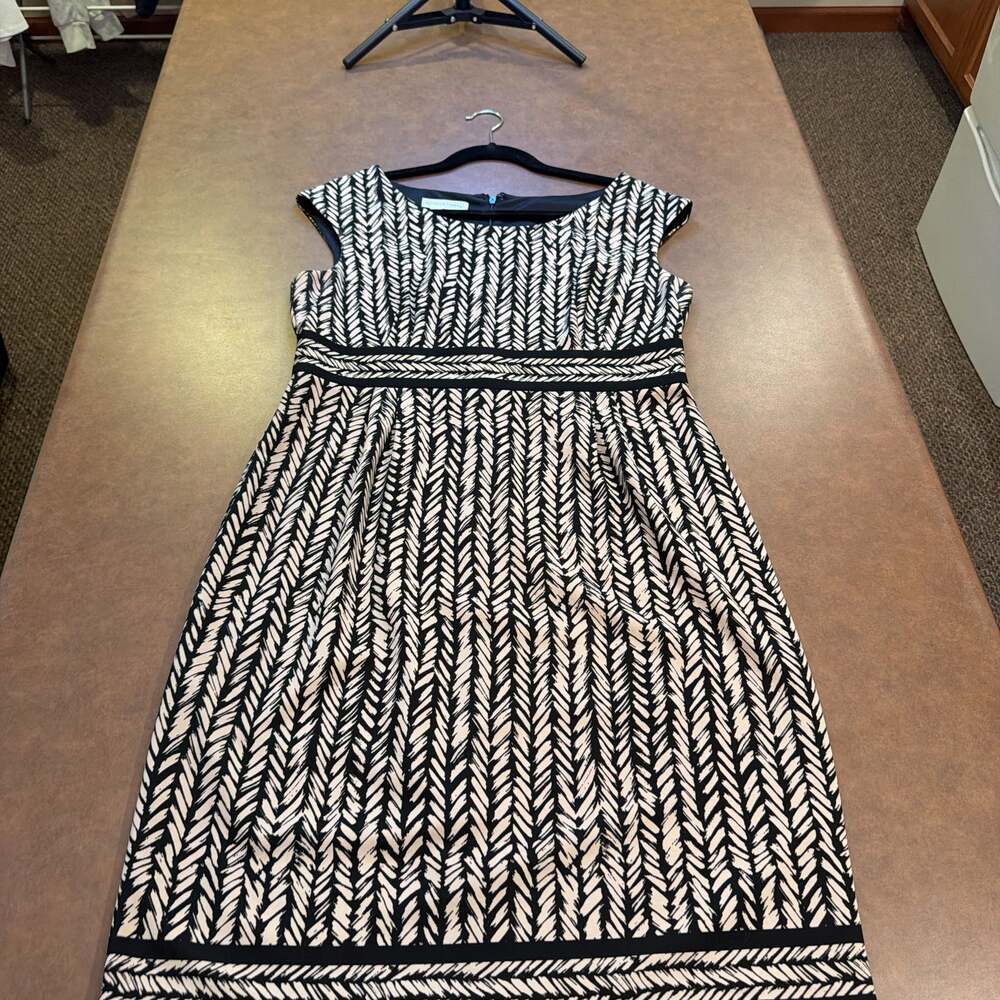 London Times Dress Womens 14 Black Sheath Sleeveless Patterned Scoop Neck Midi
